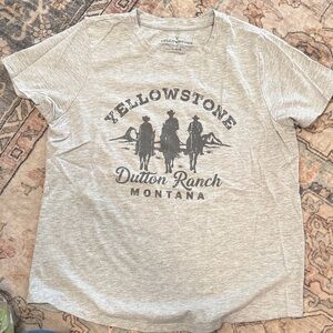 Yellowstone Dutton Ranch Gray Short Sleeve Tee